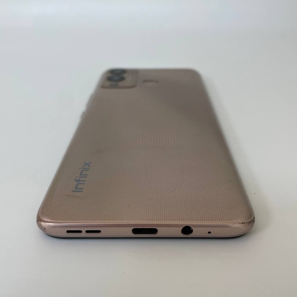 Мобильный телефон Infinix Hot 12 Play 4/64 гб