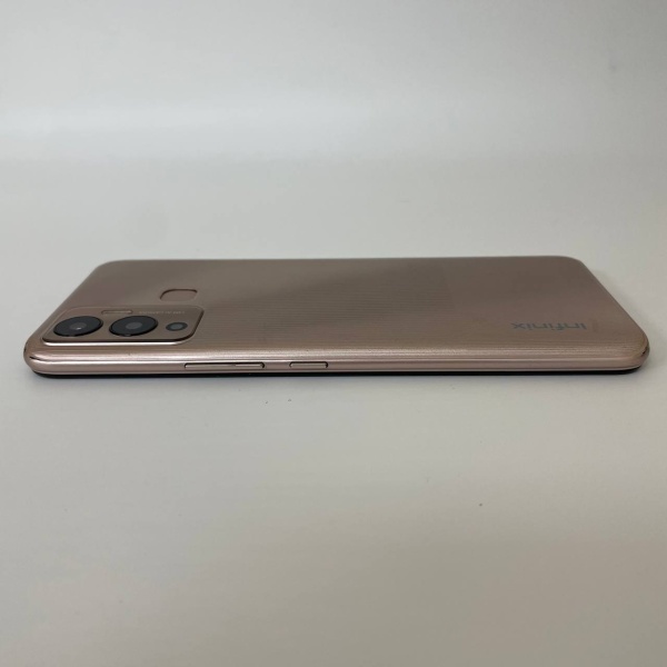 Мобильный телефон Infinix Hot 12 Play 4/64 гб