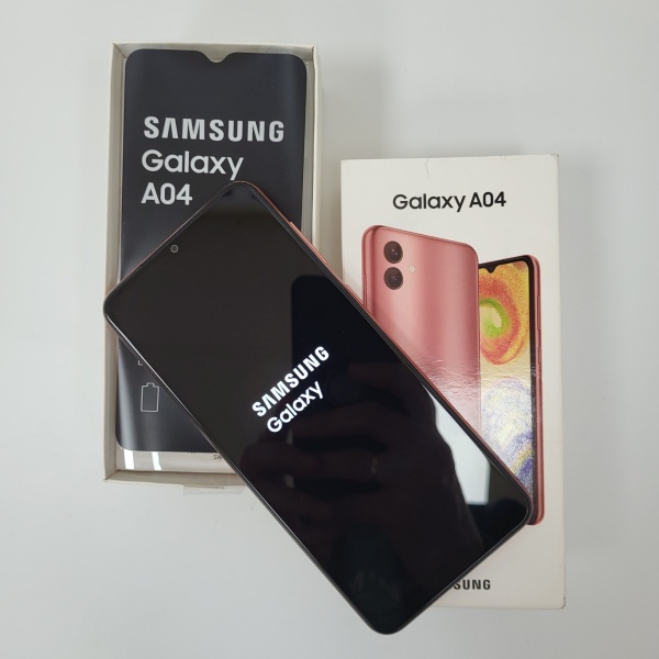 Мобильный телефон Samsung Galaxy A04 4/64 гб