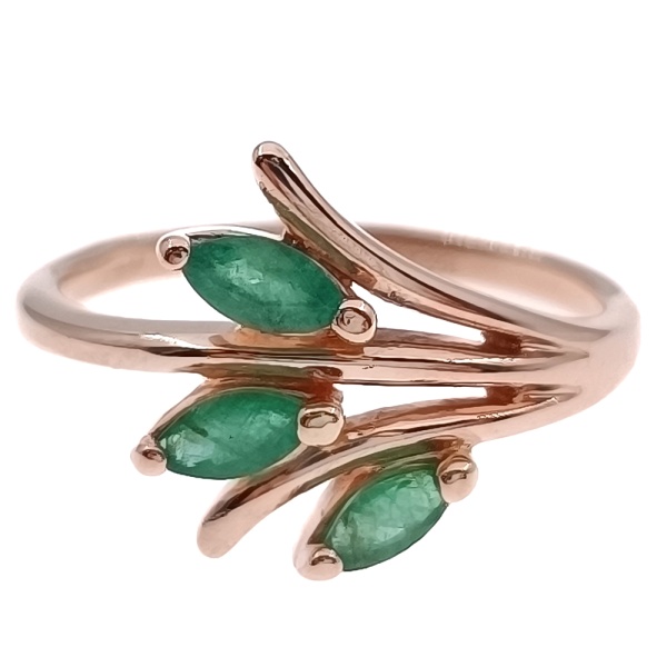 Кольцо из золота 585 пробы с изумрудом