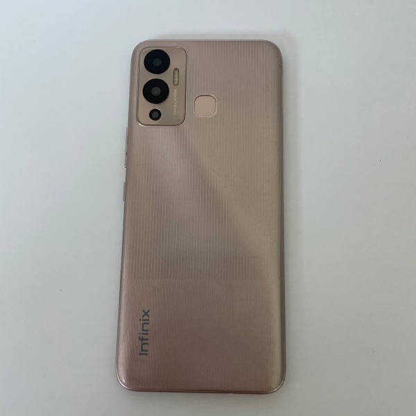 Мобильный телефон Infinix Hot 12 Play 4/64 гб