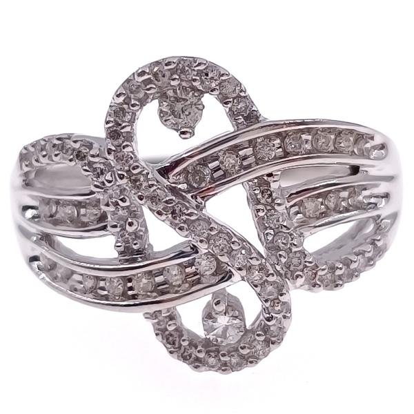 Кольцо из золота 585 пробы с бриллиантами