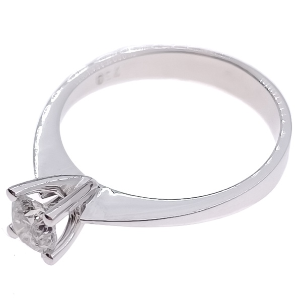 Кольцо из золота 750 пробы с бриллиантом